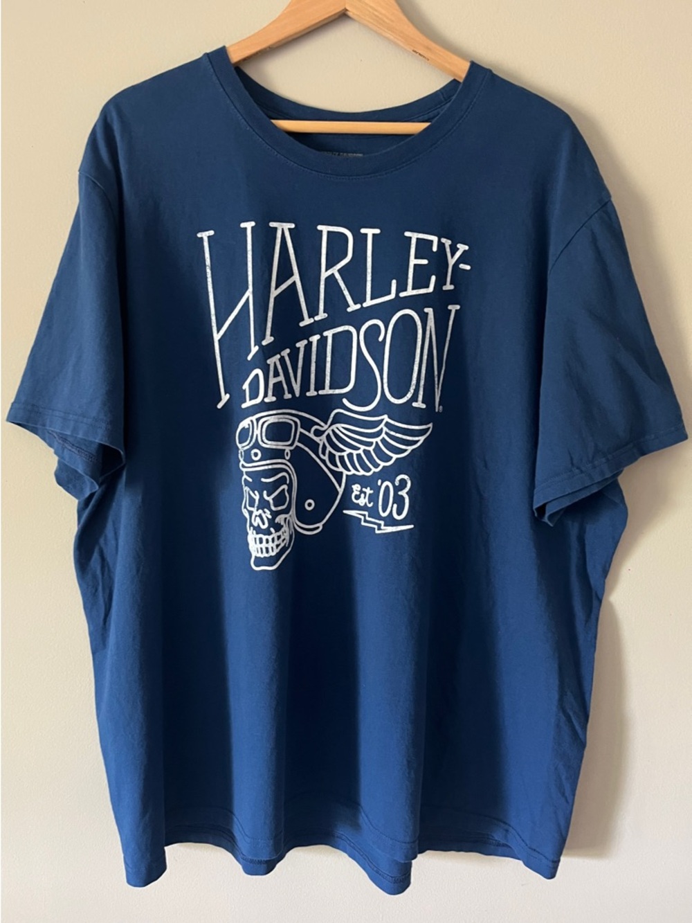 Harley-Davidson Navy Blue Tee with White Skull Graphic